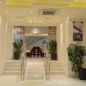 احجز هنا
